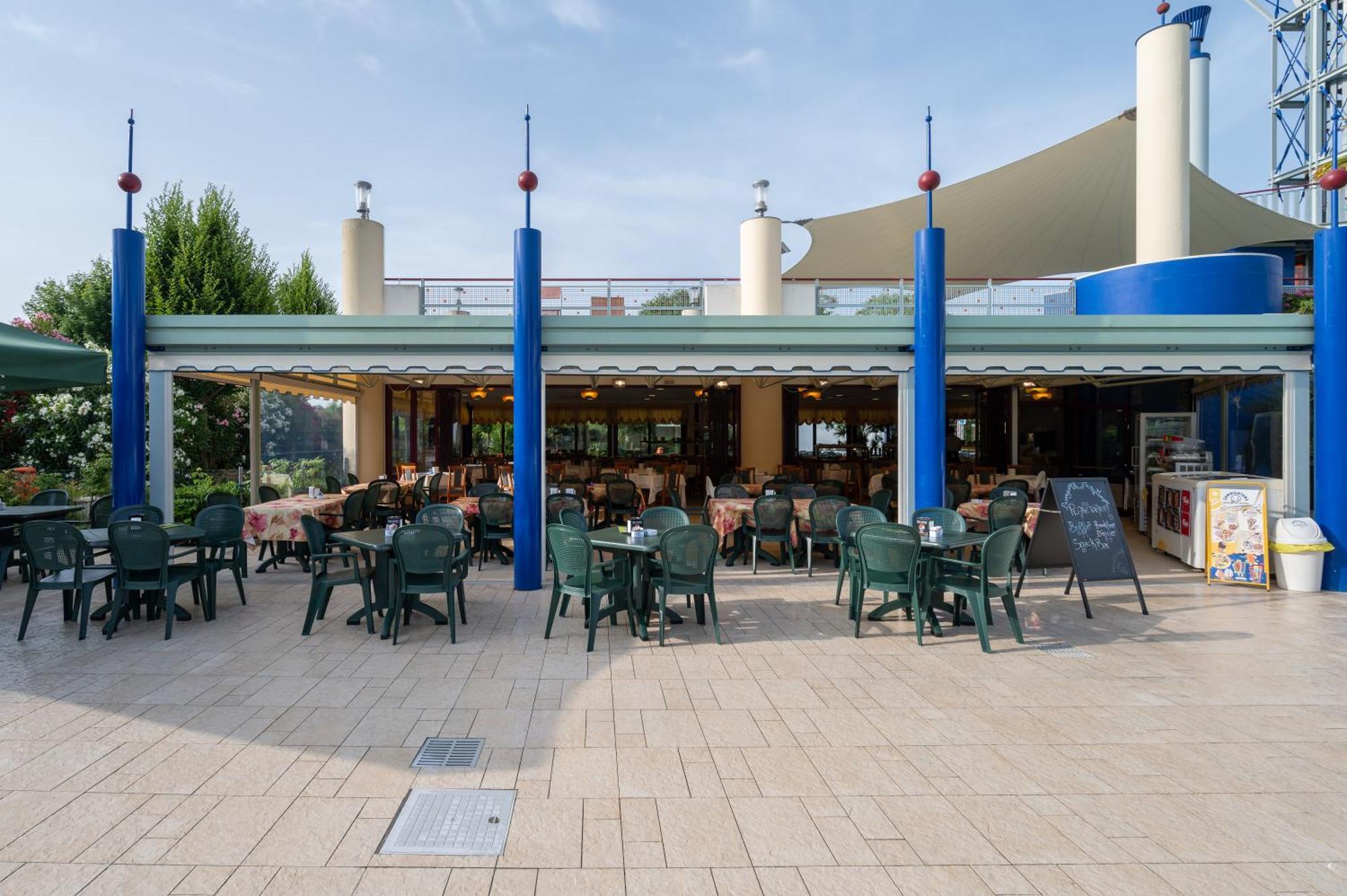 Villaggio Planetarium Resort Bibione Exterior photo